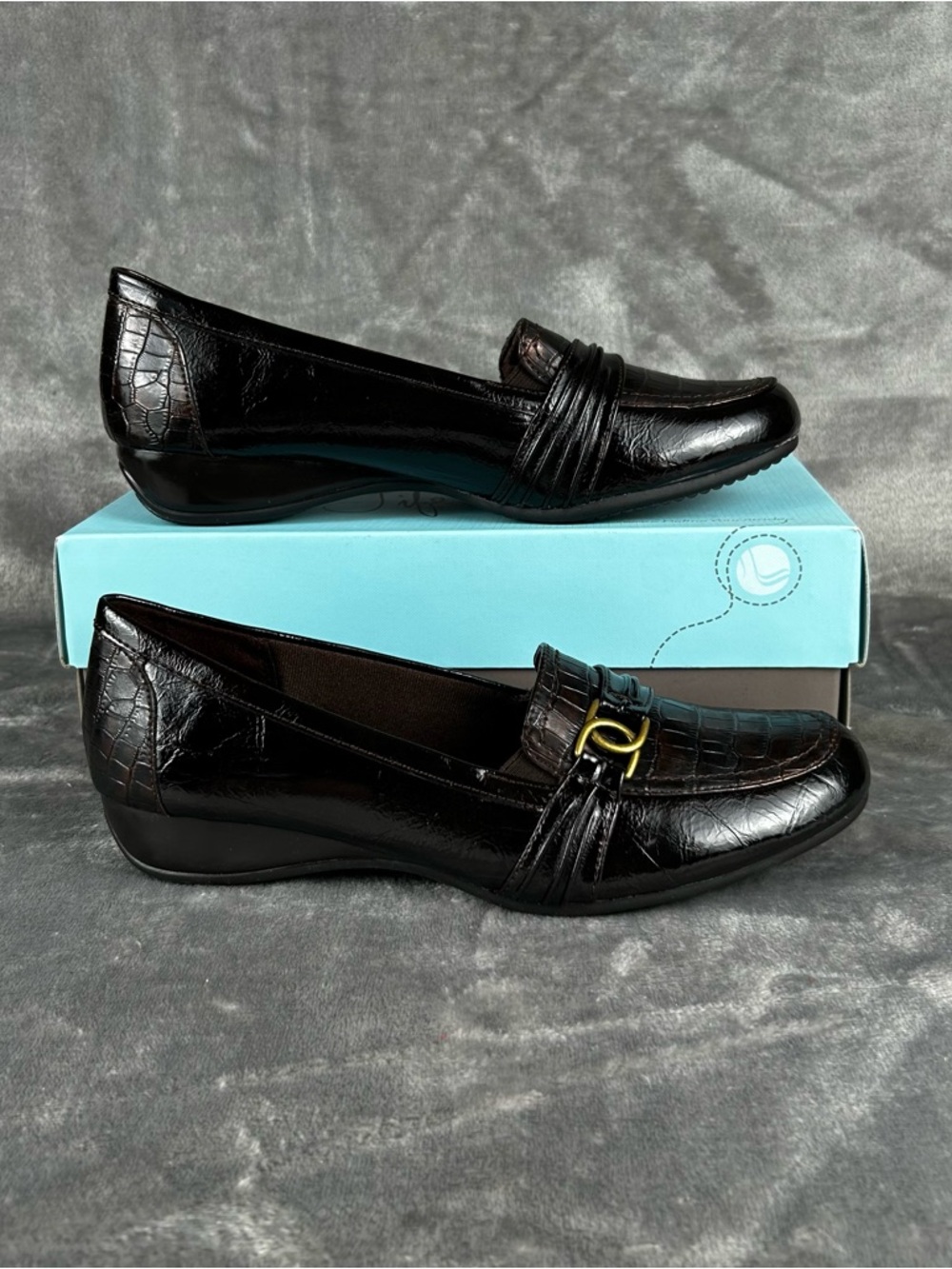 Life Stride Donnell Loafers Womens 10 Croc Embossed Leather Brown Gold NIB Comfy